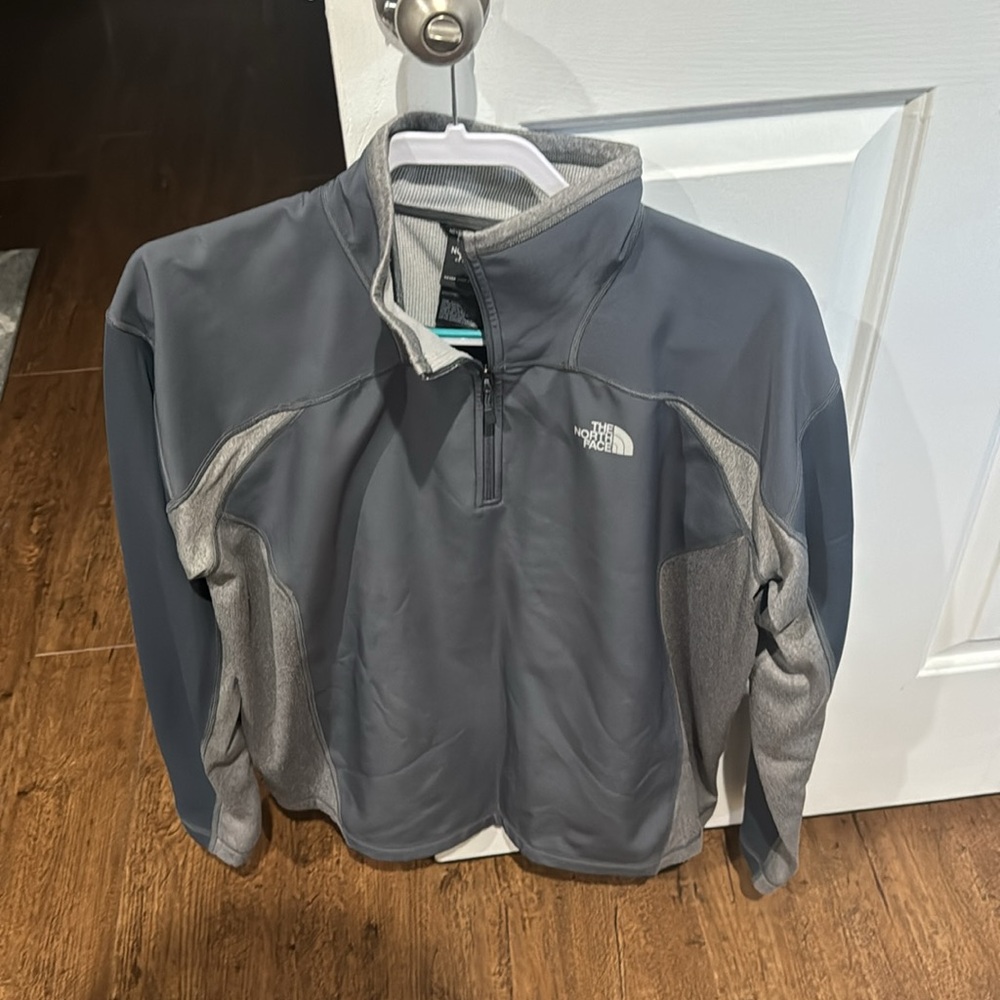 North face pullover